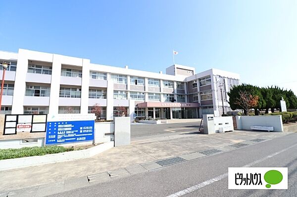 画像9:高校「滋賀県立八幡工業高校まで1180m」