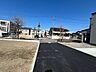 外観：前面道路含む現地写真