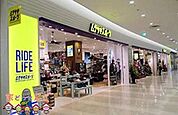ムラサキスポーツアリオ西新井店 徒歩7分。 540m