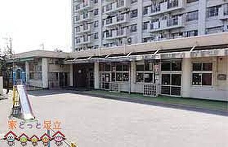 足立区立水神橋保育園 徒歩3分。 240m
