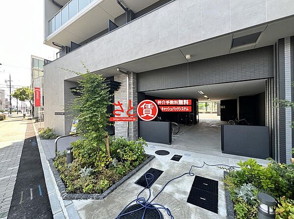 建物エントランス
