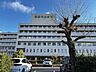 周辺：【病院】箕面市立病院まで2000ｋｍ（車4分）です。内科から小児科、外科といった26診療科があるため、車で移動時間10分以内にあると安心ですよね。