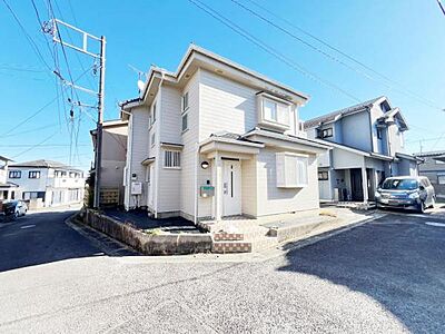 外観：伊豆箱根鉄道大雄山線「塚原」駅徒歩約5分と便利な立地の3LDK中古一戸建です。