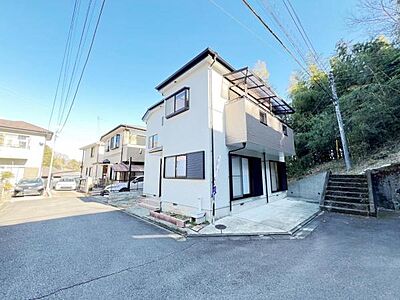 外観：リフォーム済み中古一戸建です。水廻りも新品交換で綺麗になった内観を是非一度ご覧下さい。