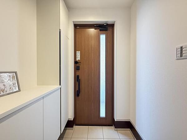 玄関を拡大表示