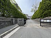 横須賀市立衣笠中学校まで約800m（徒歩10分）