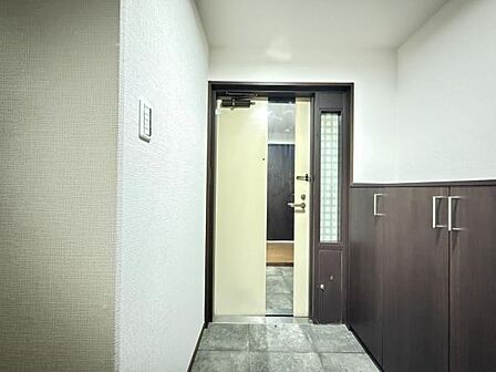いつも気持ちよくご家族を迎えられる玄関です。