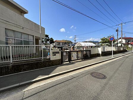 横須賀市 津久井保育園まで約560m(徒歩7分)