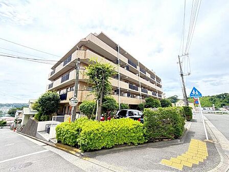 湘南田浦プリンスハイツE棟、現地写真です。