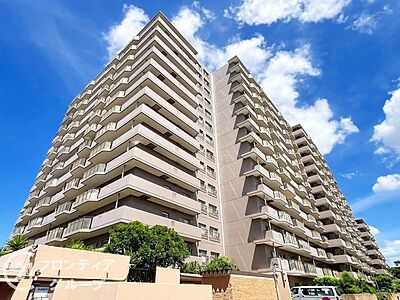 外観：駅から徒歩7分のマンションは、通勤や通学にとても便利で、時間を有効に使える素晴らしい立地です！