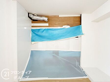 現在キッチンのリフォーム作業を進めております!最新の設備が導入され、新築のような清々しい空間に生まれ変わる様子は期待が膨らみますね!完成した時のピカピカな輝きをぜひ楽しみにお待ちください