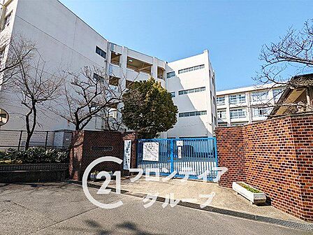 尼崎市立立花南小学校 徒歩7分。 500m