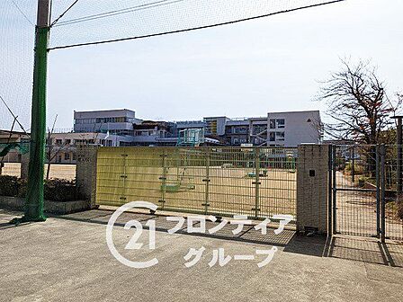 西宮市立用海小学校 徒歩4分。 290m