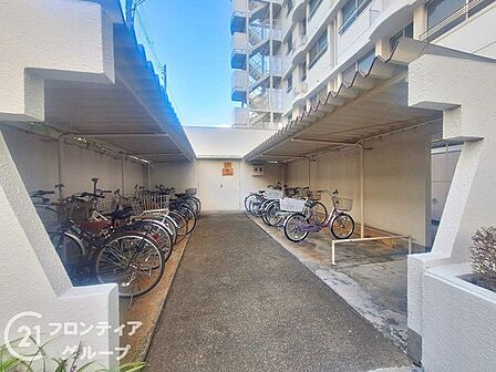 写真だけではわからない採光・広さ・周辺環境の実感は、実際に足を運んでみることが一番です。ご見学はいつでもご予約いただけます