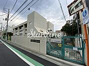 新宿区立鶴巻小学校 徒歩3分。 170m