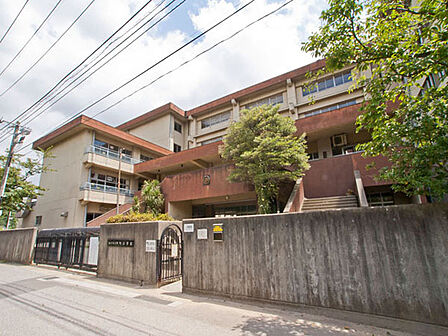 旭町小学校（750m）