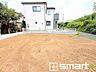 外観：～閑静な住宅街の立地～ ・周辺は閑静な住宅街となっておりますので、静かな暮らしをご実現いただけます。 ・前面道路の交通量も多くないので、小さなお子様がいるご家庭でもご安心ですね。 