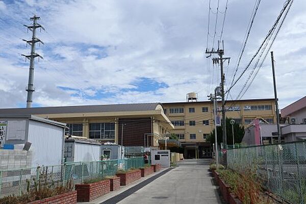 画像28:【小学校】八尾市立東山本小学校まで718ｍ