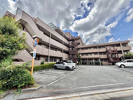 溢れる陽光でご家族の笑顔も輝く