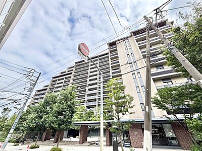 外観:生活に便利な地に伸びやかな家族の生活風景を描く住まい 外観:生活に便利な地に伸びやかな家族の生活風景を描く住まい