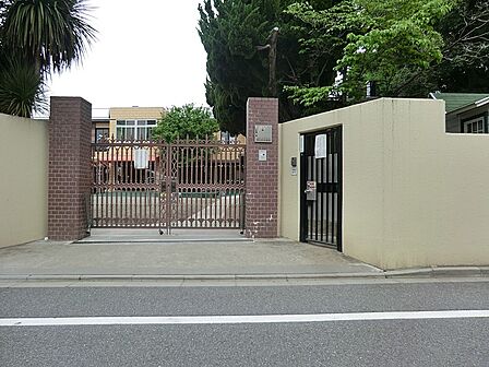 幼稚園・保育園 600m 明日香幼稚園