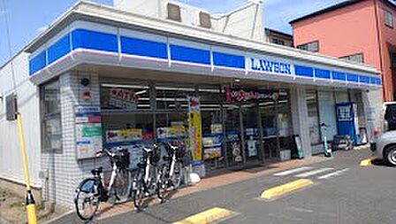 コンビニ 400m ローソン 北区浮間二丁目店