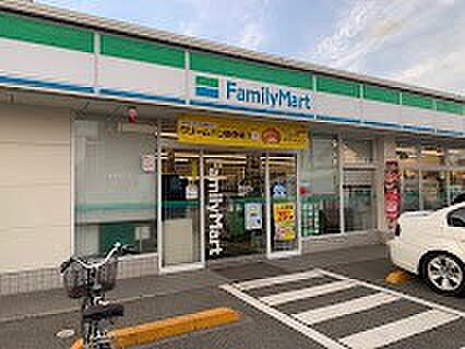 コンビニ 400m ファミリーマート 田柄豊島園通り店