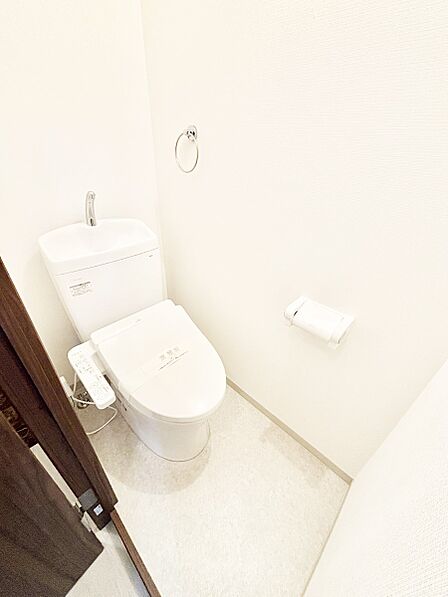 トイレは温水洗浄機能付き