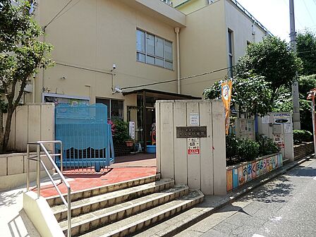 幼稚園・保育園 600m 新宿区立大久保幼稚園