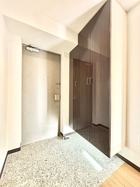 玄関を拡大表示