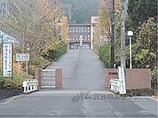 石部中学校まで1600メートル