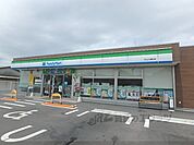 ファミリーマート　守山小島町店まで270メートル
