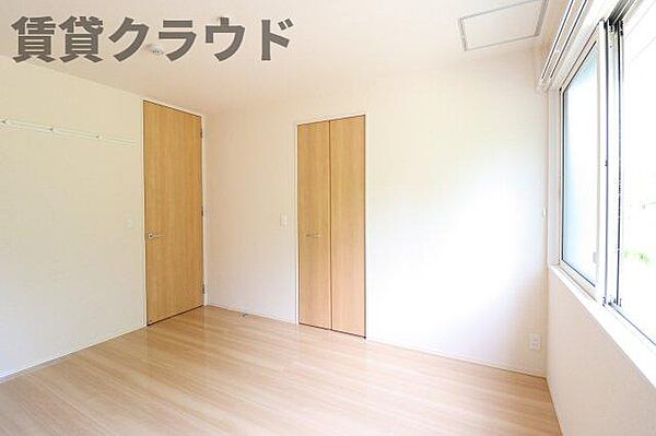 画像25:個人の部屋や寝室として使える洋室です