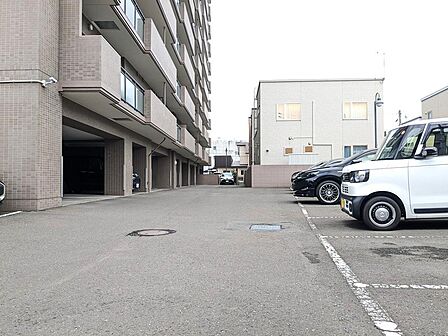 【駐車場】