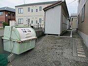 敷地内にゴミ箱あり。敷地内は運ぶのが近くて便利♪