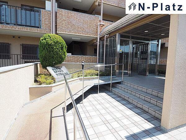 エントランスを拡大表示