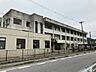 周辺：鳥居本小学校　徒歩２分