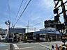 周辺：京成稲毛駅/徒歩約11分/約880ｍ　相対式ホーム2面2線を有する地上駅でホームは6両編成に対応しています。1番線ホームに水洗式トイレが設置され、多機能トイレを併設しています。