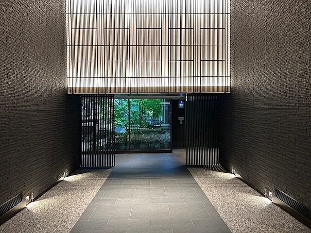 エントランス プレミスト京都西院 1階/-