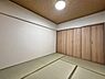 和室：大容量の押入れのある6畳和室