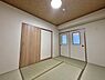和室：襖、畳ともに新調され、ゆっくりとくつろげる和室です