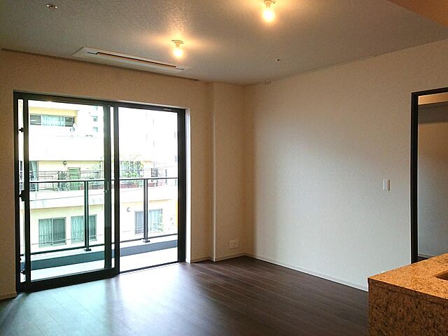 リビング/ダイニング ミッドタワーグランド 3階/-