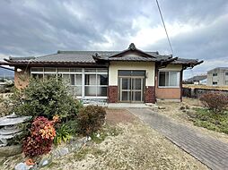 三野町吉津開けた立地の平家