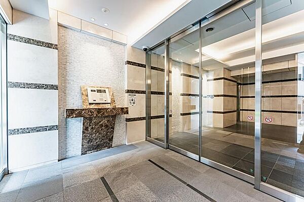 建物エントランス