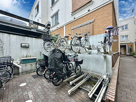 無償の駐輪場と...