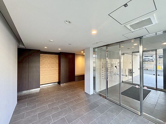 エントランス センチュリー北綾瀬 1階/-