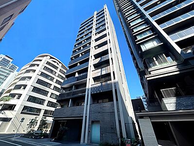 外観:2024年築、五反田駅徒歩5分。都心の利便性とモダンデザインが融合するプレミアムレジデンス。洗練された外観が、上質なライフスタイルを予感させます。 外観:2024年築、五反田駅徒歩5分。都心の利便性とモダンデザインが融合するプレミアムレジデンス。洗練された外観が、上質なライフスタイルを予感させます。
