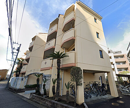 現地外観(2026年6月撮影)4階建ての建物です!