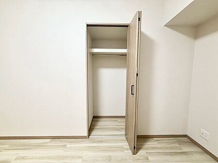 生活動線を考慮し、使い勝手の良い収納が各所に配置されています。