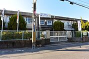 寝屋川市立第三中学校（165m）